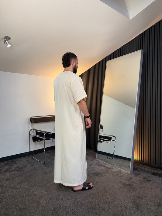 N°6 - QAMIS MANCHES COURTES BLANC PRESTIGE FINITION BRODÉE HOMME