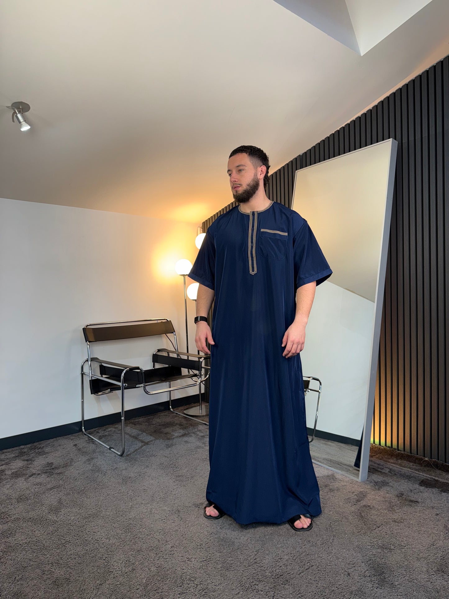 N°6 - QAMIS MANCHES COURTES  BLEU PRESTIGE FINITION BRODÉE HOMME