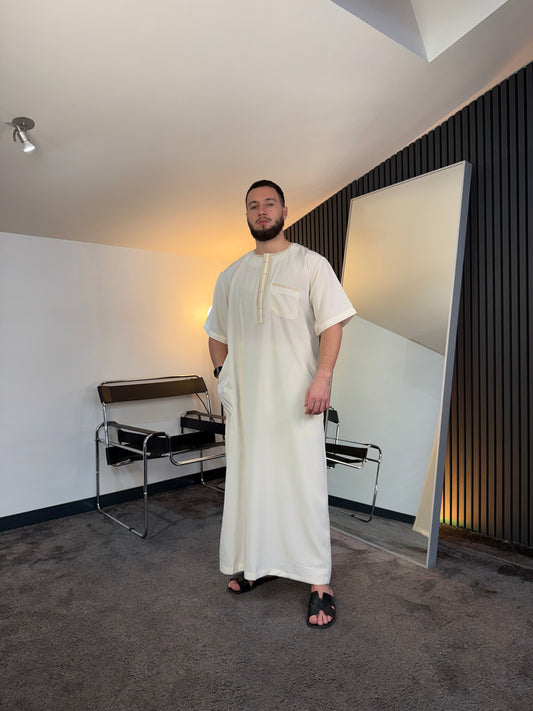 N°6 - QAMIS MANCHES COURTES  BLANC PRESTIGE FINITION BRODÉE HOMME