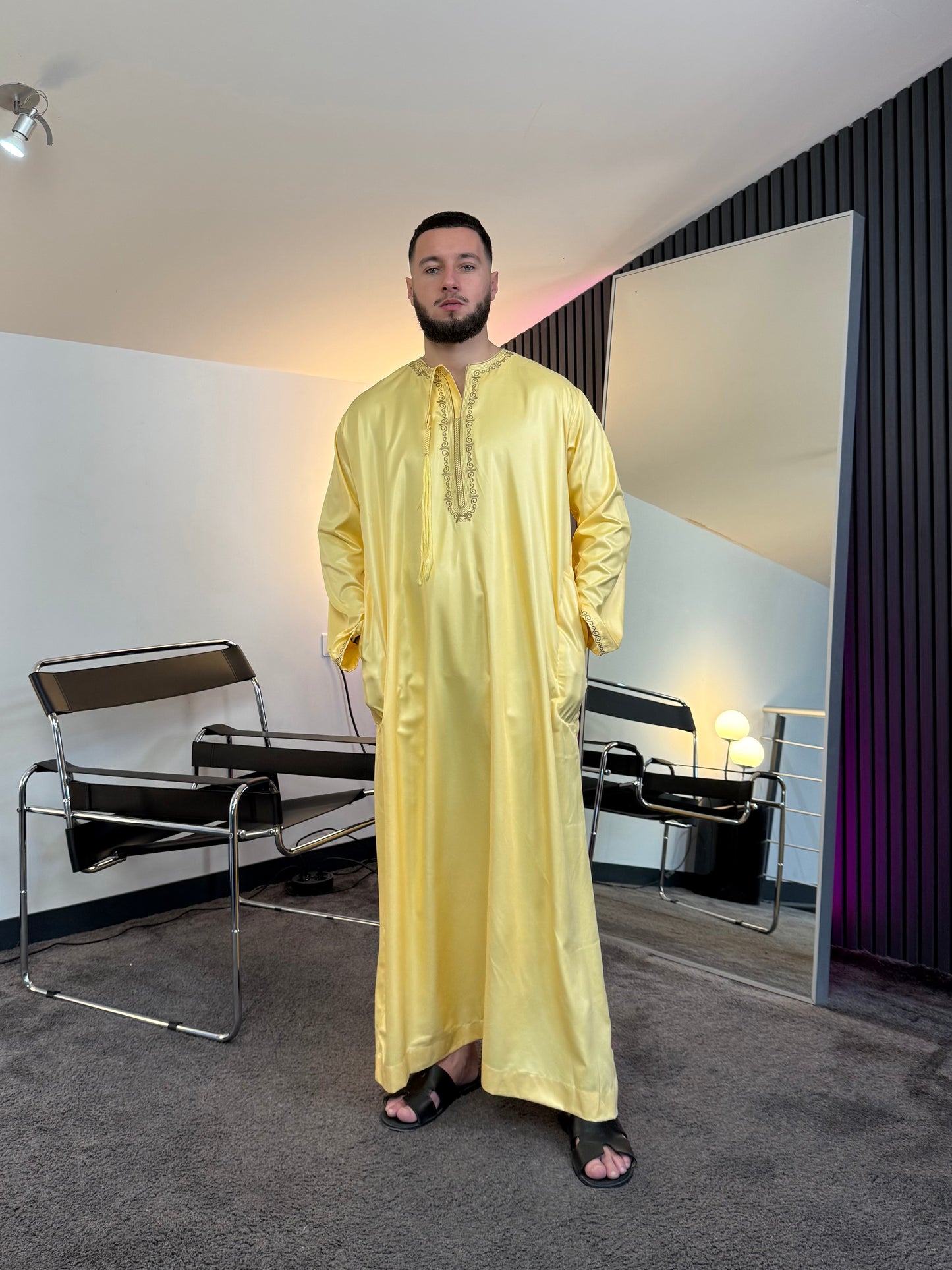 N°1 - QAMIS EMIRATI JAUNE CIRÉE PRESTIGE HOMME DUBAÏ