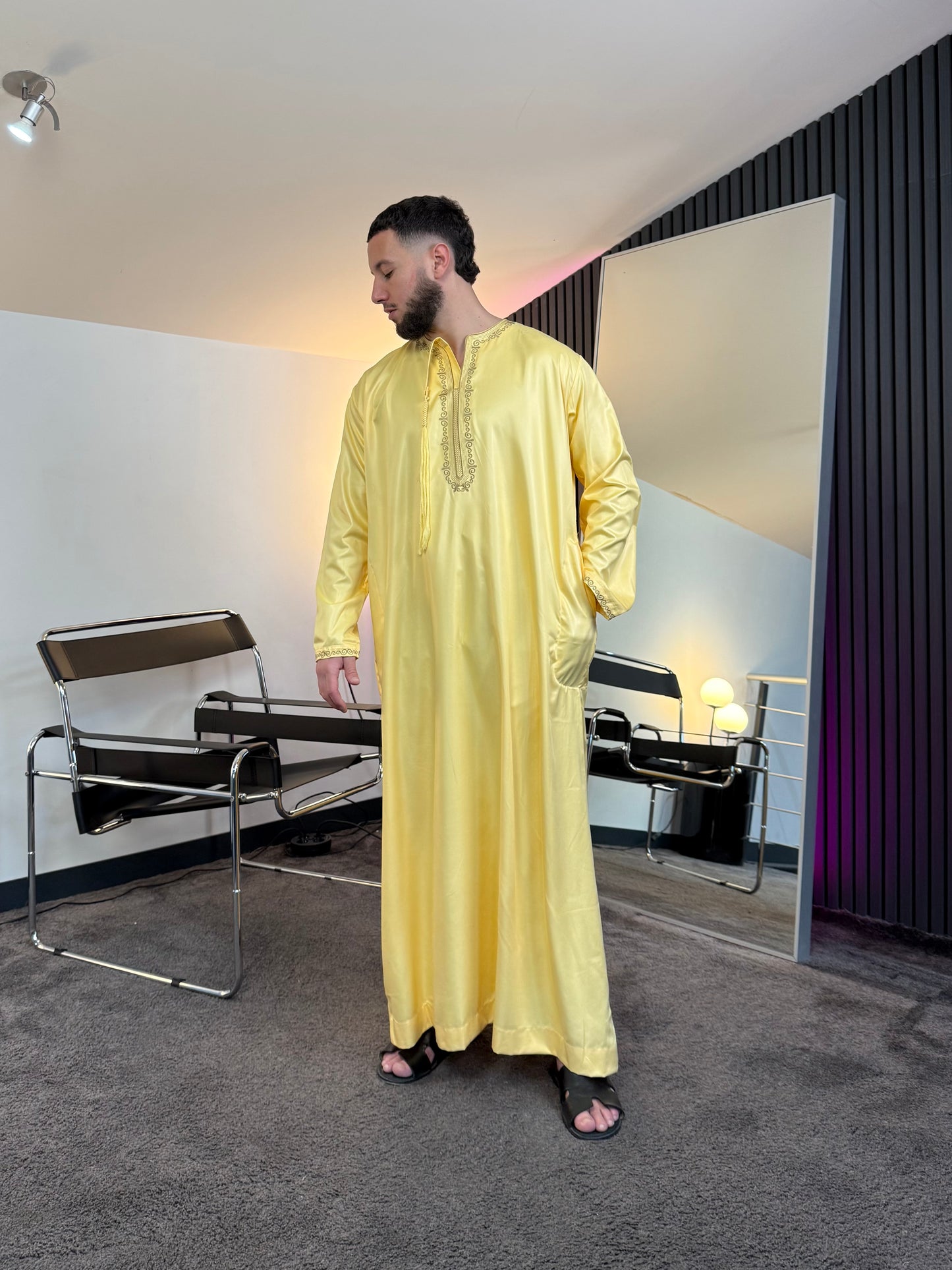 N°1 - QAMIS EMIRATI JAUNE CIRÉE PRESTIGE HOMME DUBAÏ