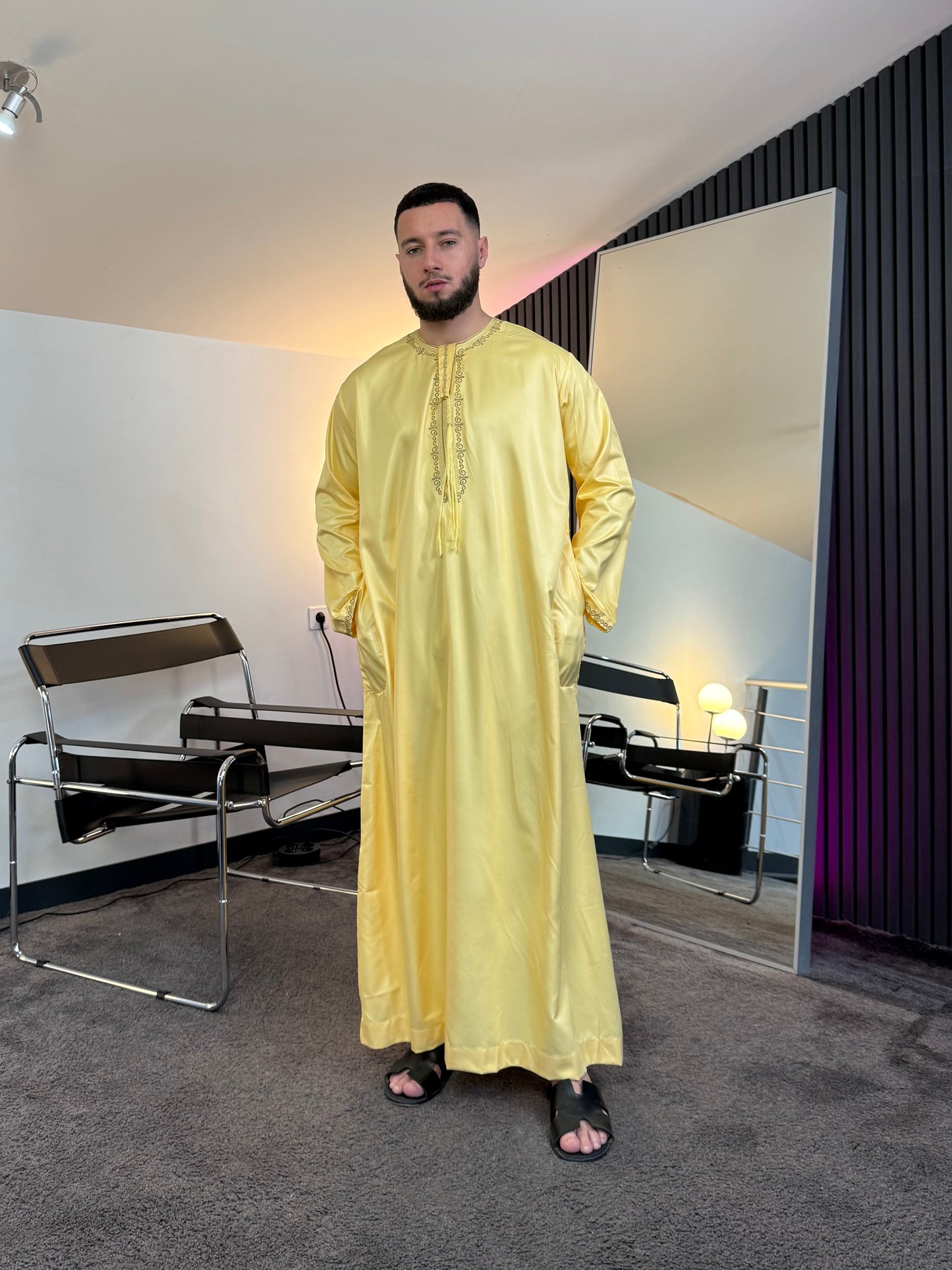 N°1 - QAMIS EMIRATI JAUNE CIRÉE PRESTIGE HOMME DUBAÏ