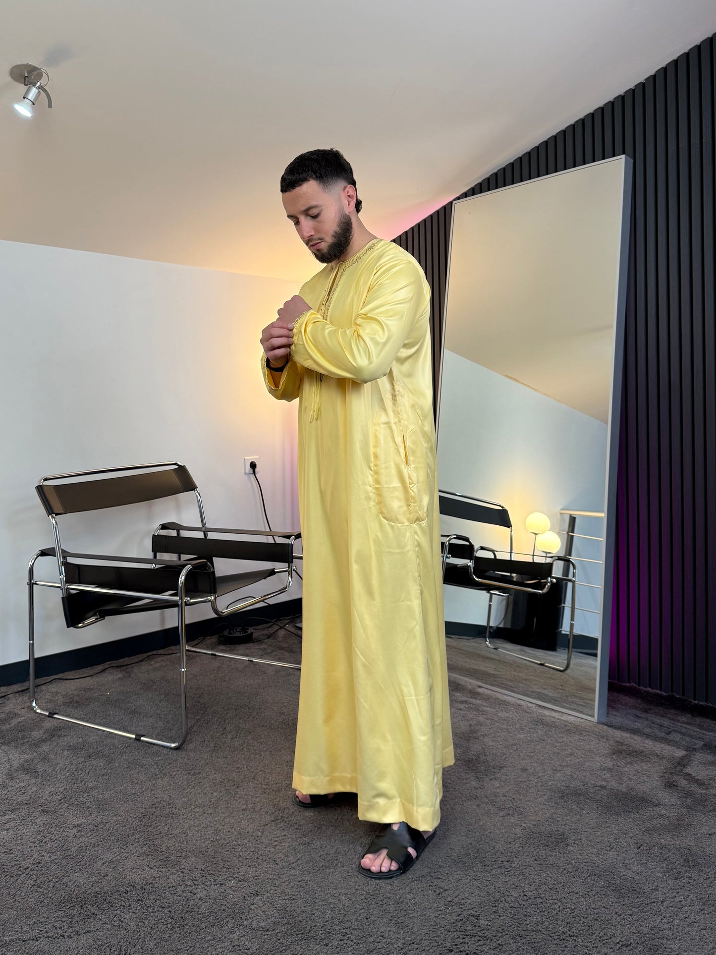 N°1 - QAMIS EMIRATI JAUNE CIRÉE PRESTIGE HOMME DUBAÏ