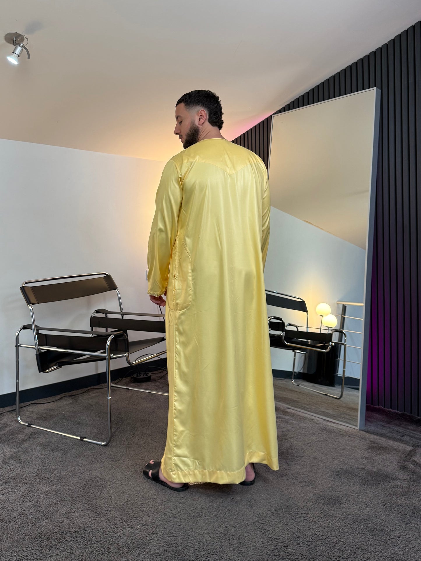 N°1 - QAMIS EMIRATI JAUNE CIRÉE PRESTIGE HOMME DUBAÏ