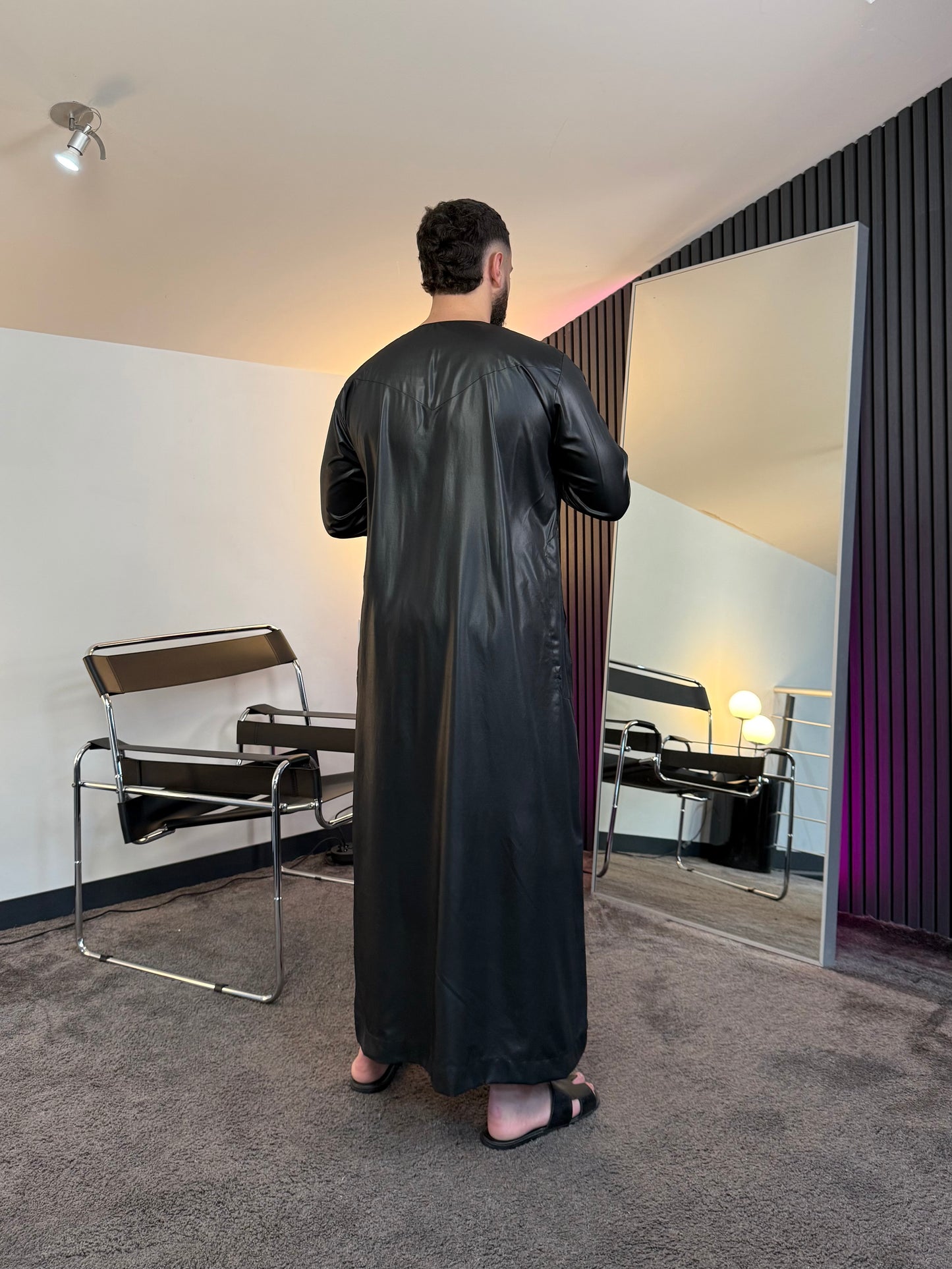 N°1 - QAMIS EMIRATI NOIR CIRÉE PRESTIGE HOMME DUBAÏ