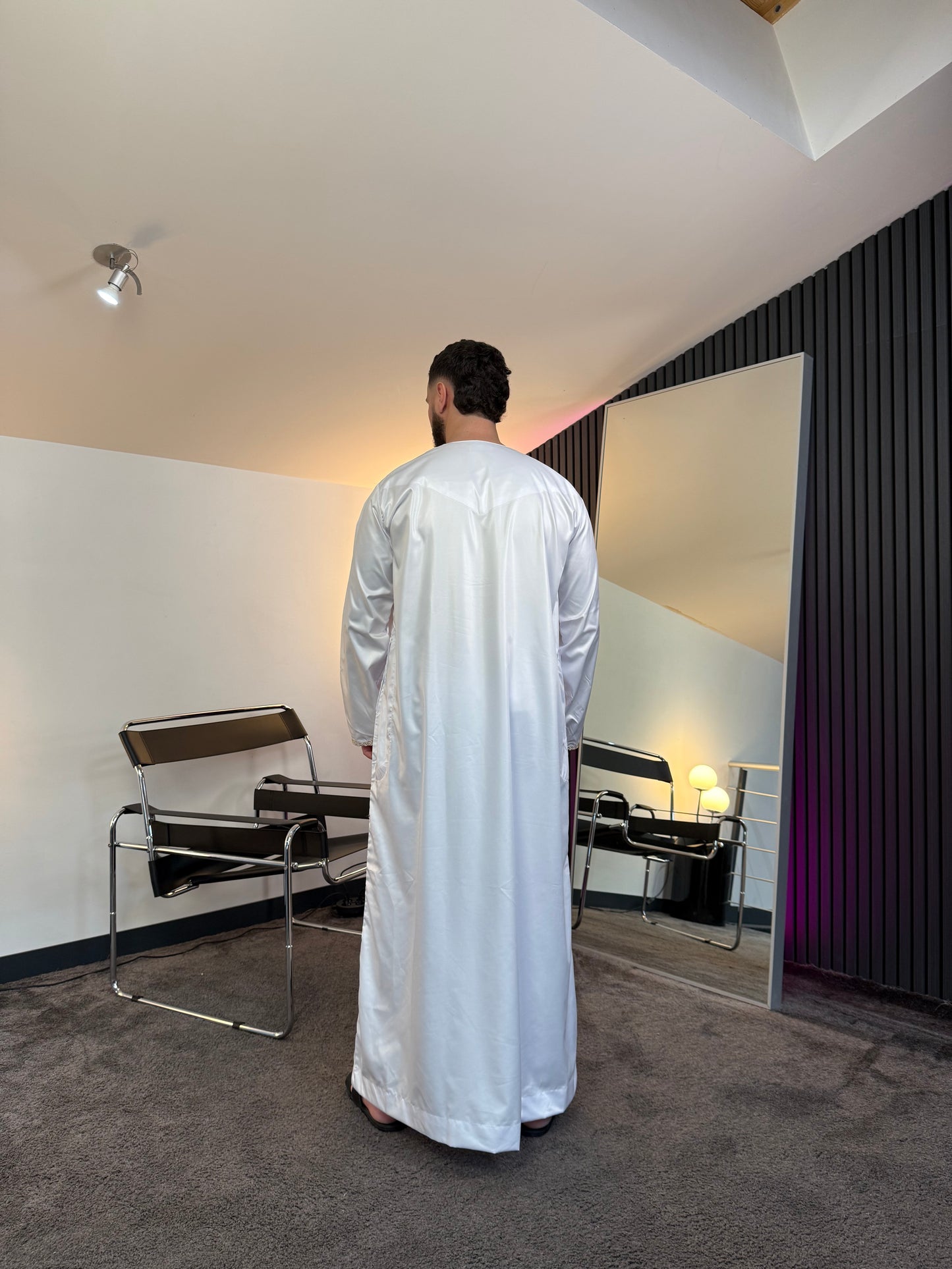 N°1 - QAMIS EMIRATI BLANC CIRÉE PRESTIGE HOMME DUBAÏ